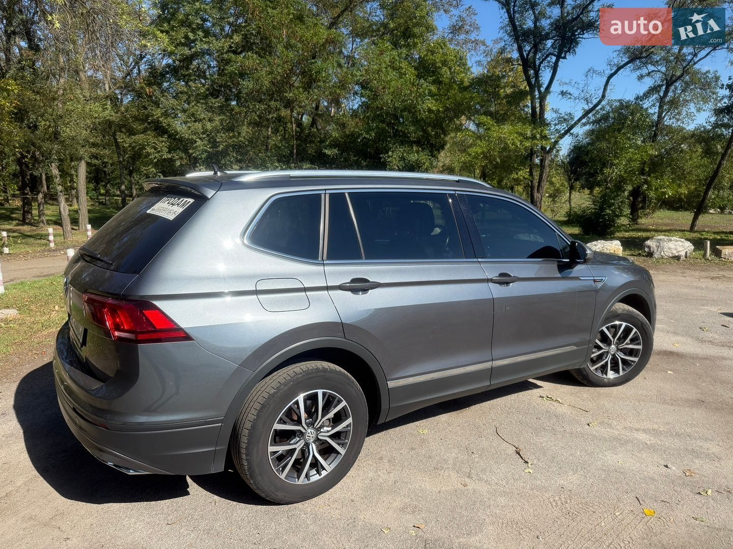 Volkswagen Tiguan 2019 VIN WVGZZZ5NZKM163001 фото оголошення 6 з 21