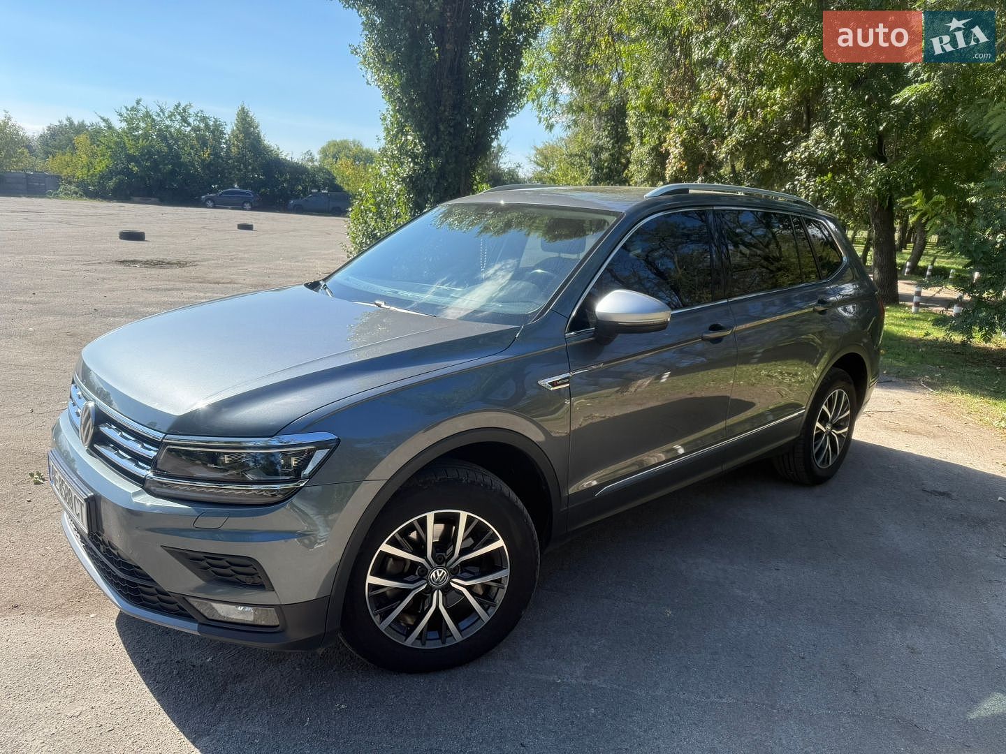 Volkswagen Tiguan 2019 VIN WVGZZZ5NZKM163001 фото оголошення 8 з 21