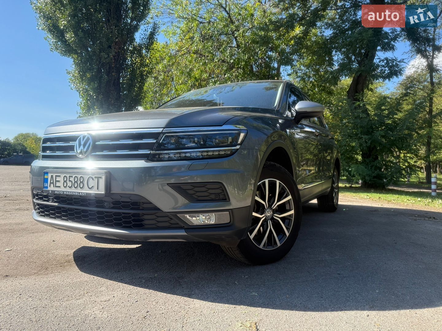 Volkswagen Tiguan 2019 VIN WVGZZZ5NZKM163001 фото оголошення 10 з 21