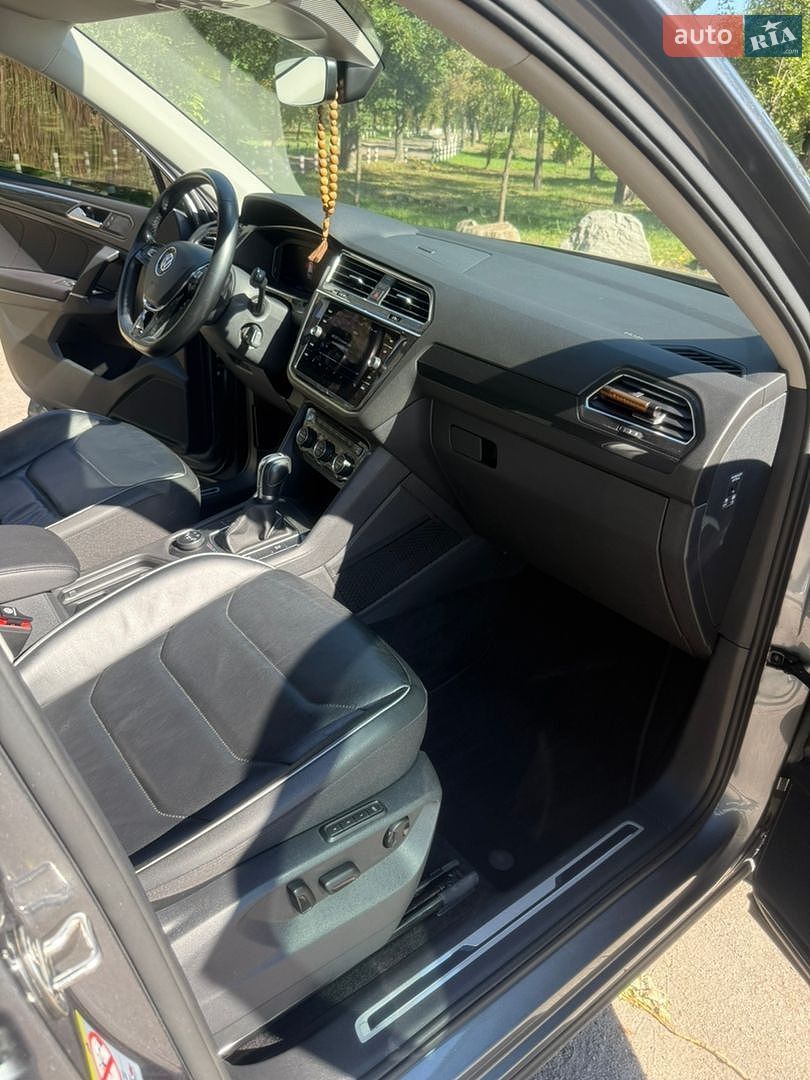 Volkswagen Tiguan 2019 VIN WVGZZZ5NZKM163001 фото оголошення 11 з 21