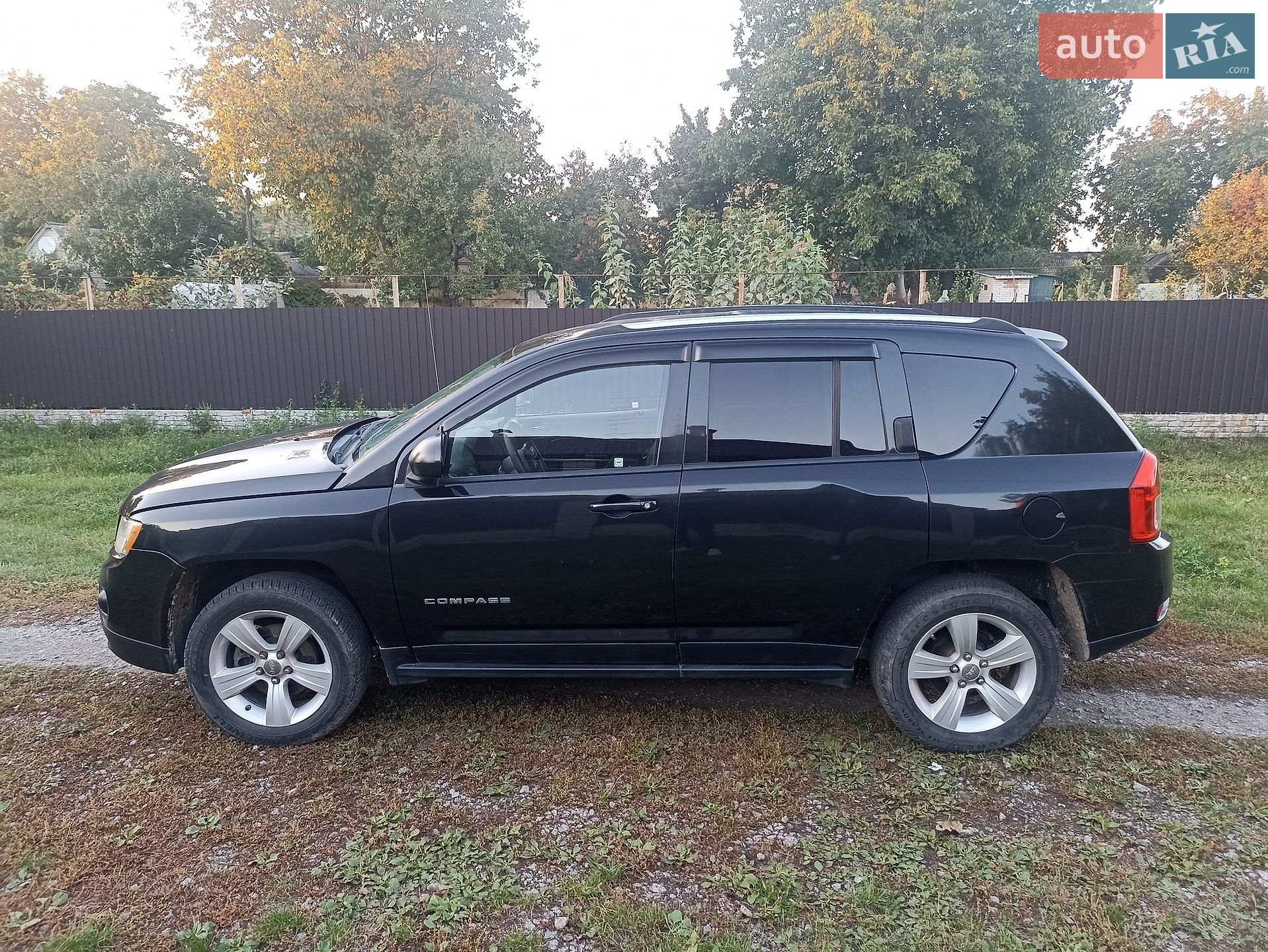 Jeep Compass 2011 VIN 1J4NF1FB8BD167232 фото оголошення 2 з 10