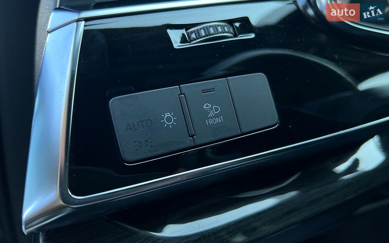 Audi Q7 2020 VIN WA1LXAF72LD004285 фото оголошення 23 з 38