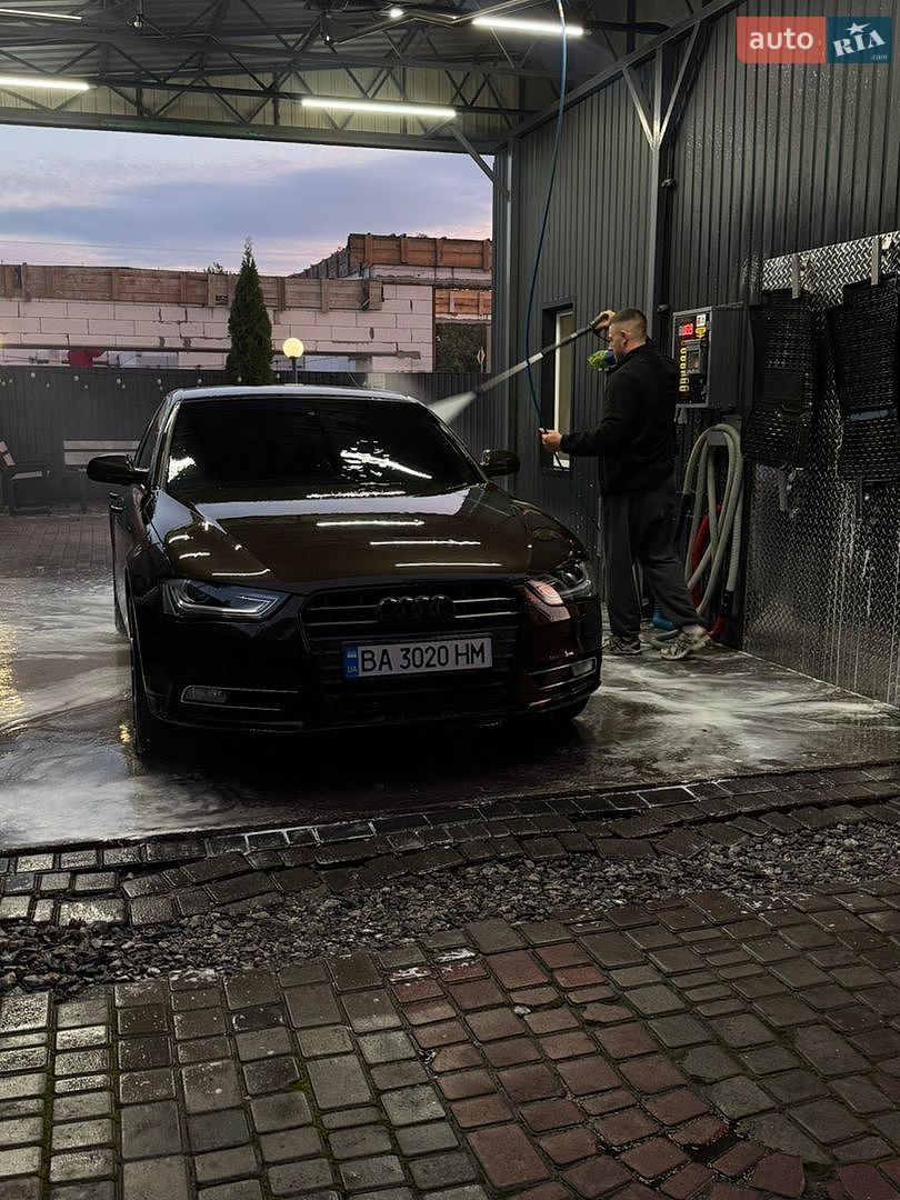 Audi A4 2013 VIN WAUZZZ8K4DA175632 фото оголошення 7 з 11