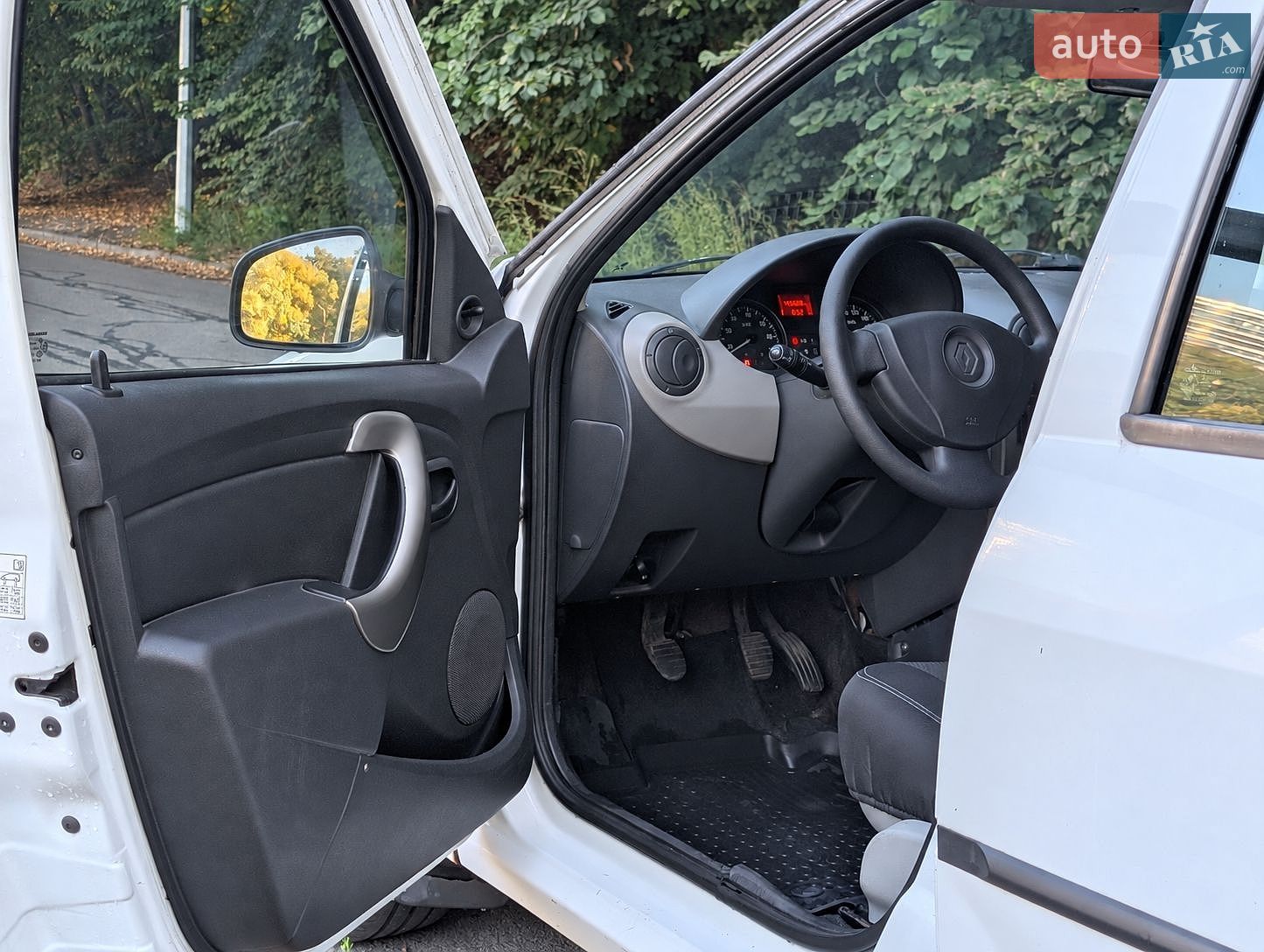 Renault Logan 2011 VIN VF1LSRAER45828536 фото оголошення 12 з 23