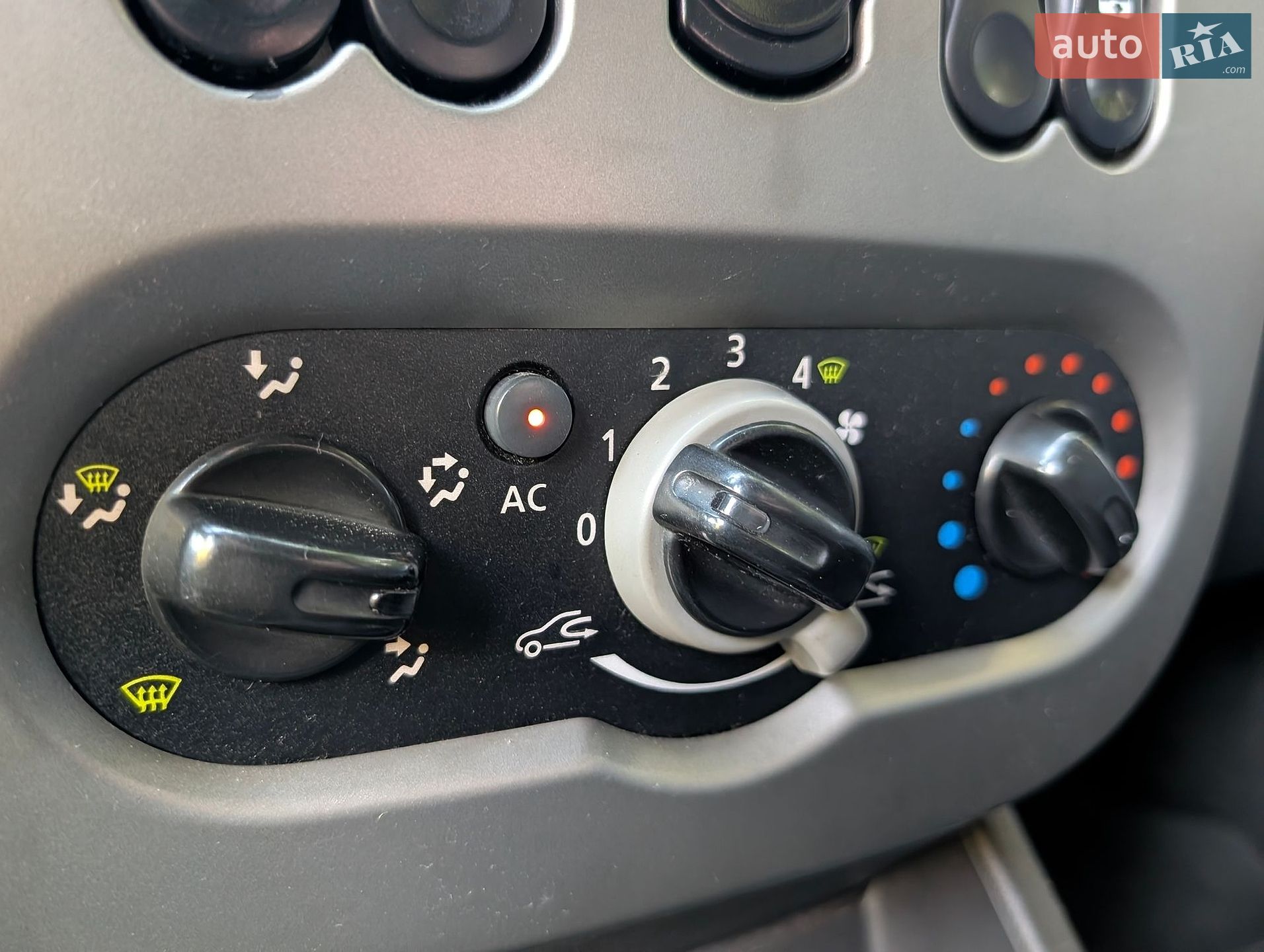 Renault Logan 2011 VIN VF1LSRAER45828536 фото оголошення 16 з 23