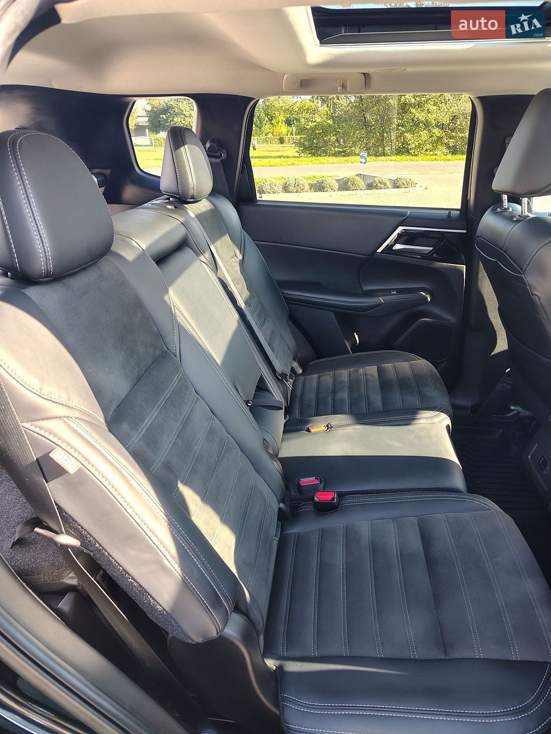 Mitsubishi Outlander 2023 VIN JA4J4VA83RZ610598 фото оголошення 20 з 35