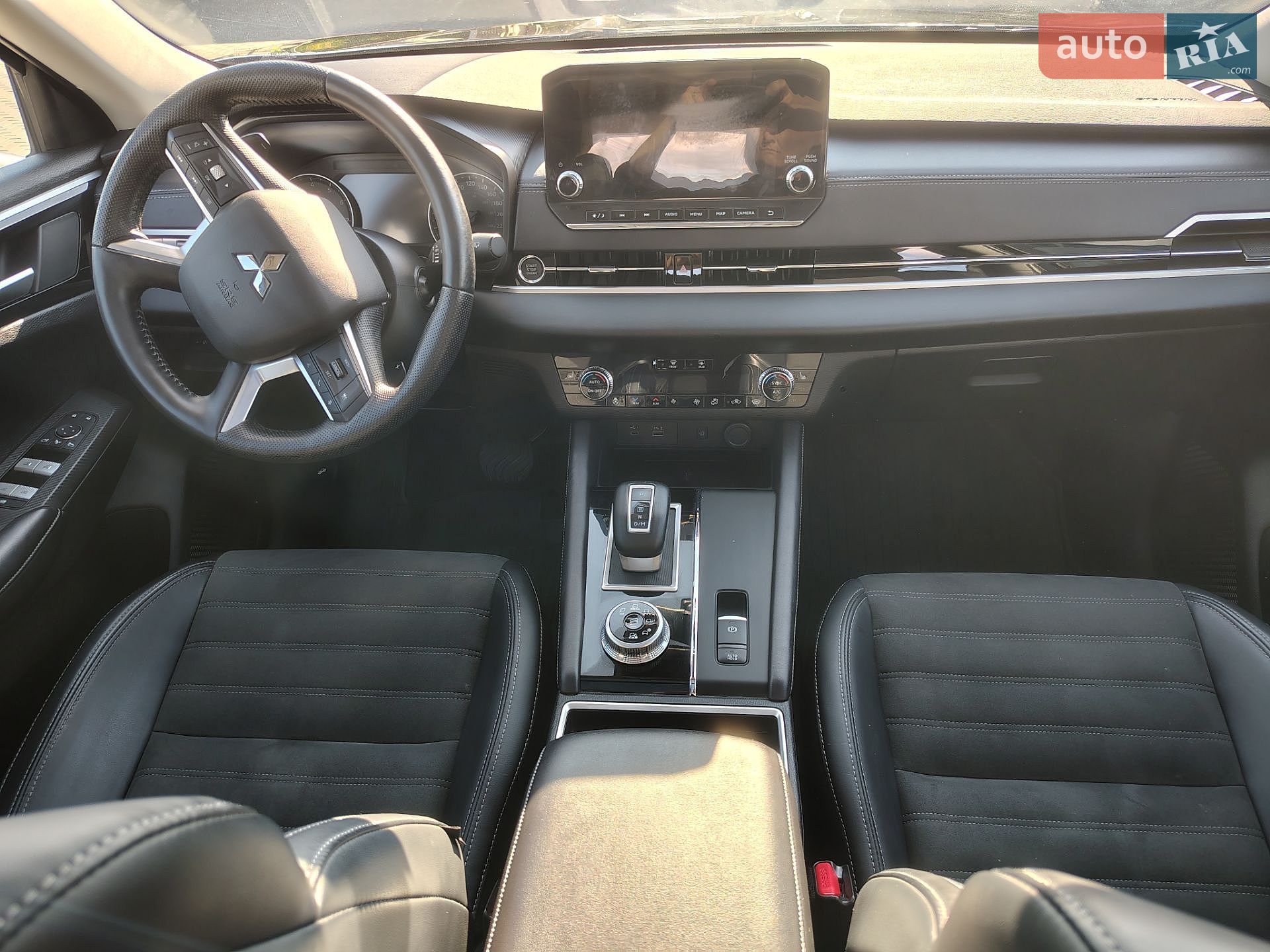 Mitsubishi Outlander 2023 VIN JA4J4VA83RZ610598 фото оголошення 24 з 35