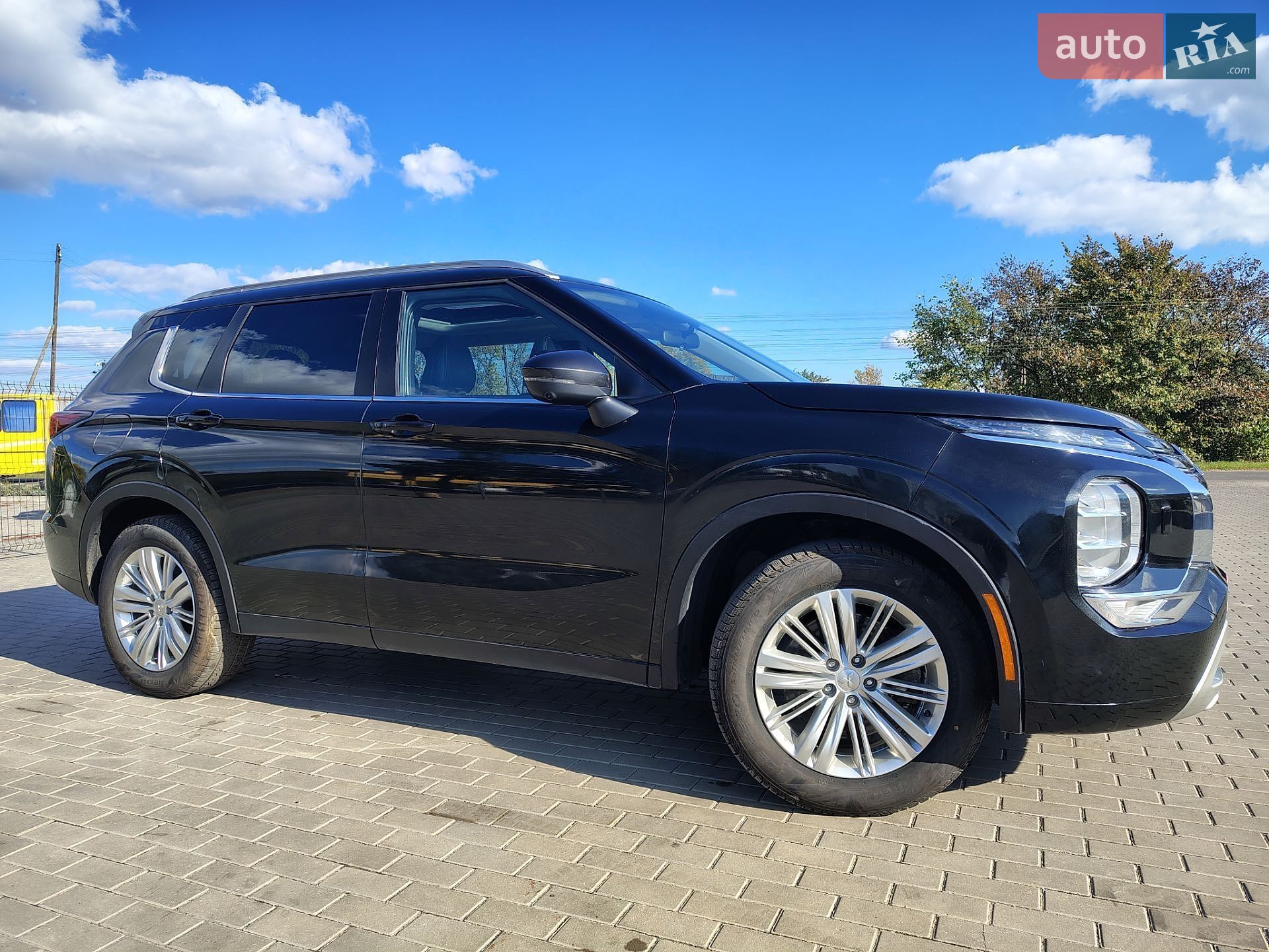 Mitsubishi Outlander 2023 VIN JA4J4VA83RZ610598 фото оголошення 32 з 35