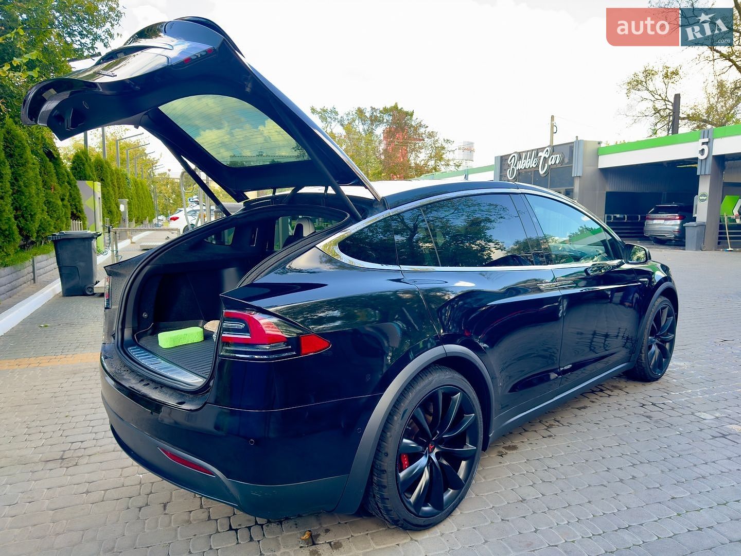 Tesla Model X 2018 VIN 5YJXCBE40JF106271 фото оголошення 3 з 47