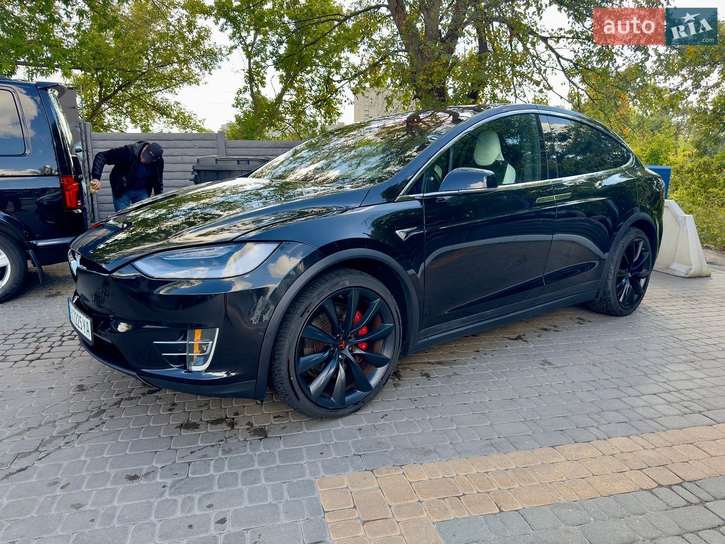 Tesla Model X 2018 VIN 5YJXCBE40JF106271 фото оголошення 7 з 47