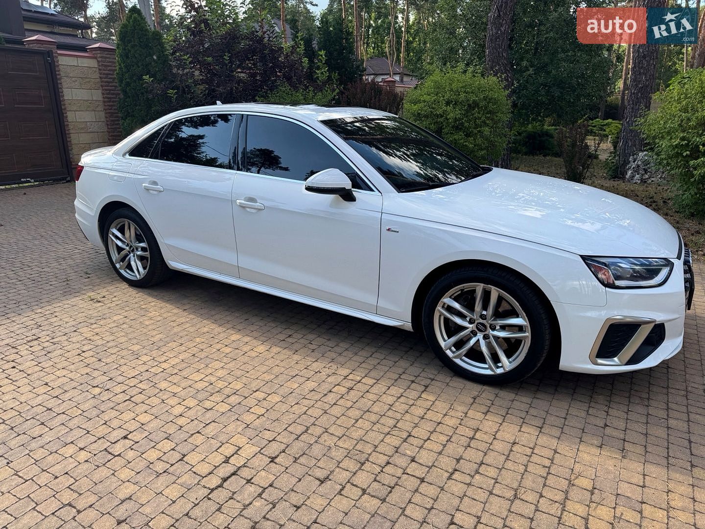 Audi A4 2020 VIN WAUENAF48LN011579 фото оголошення 8 з 14