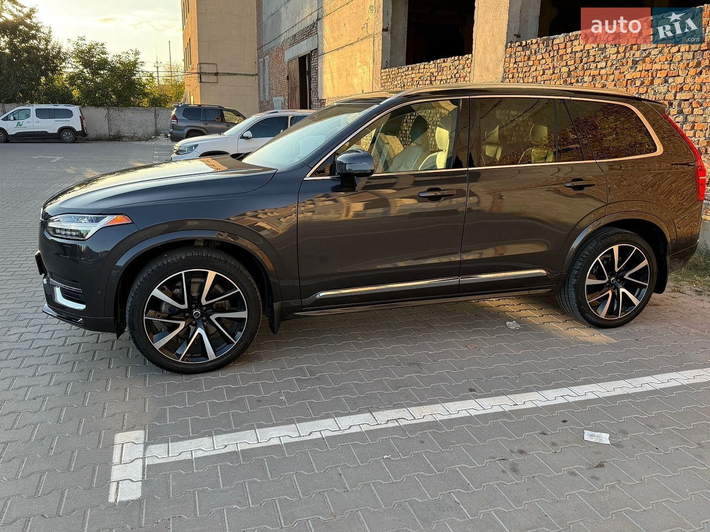 Volvo XC90 2023 VIN YV40621N1P1971241 фото оголошення 4 з 29