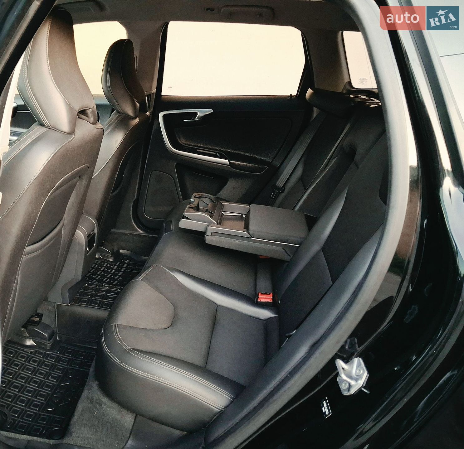 Volvo XC60 2016 VIN YV440MDJ7G2918335 фото оголошення 48 з 60