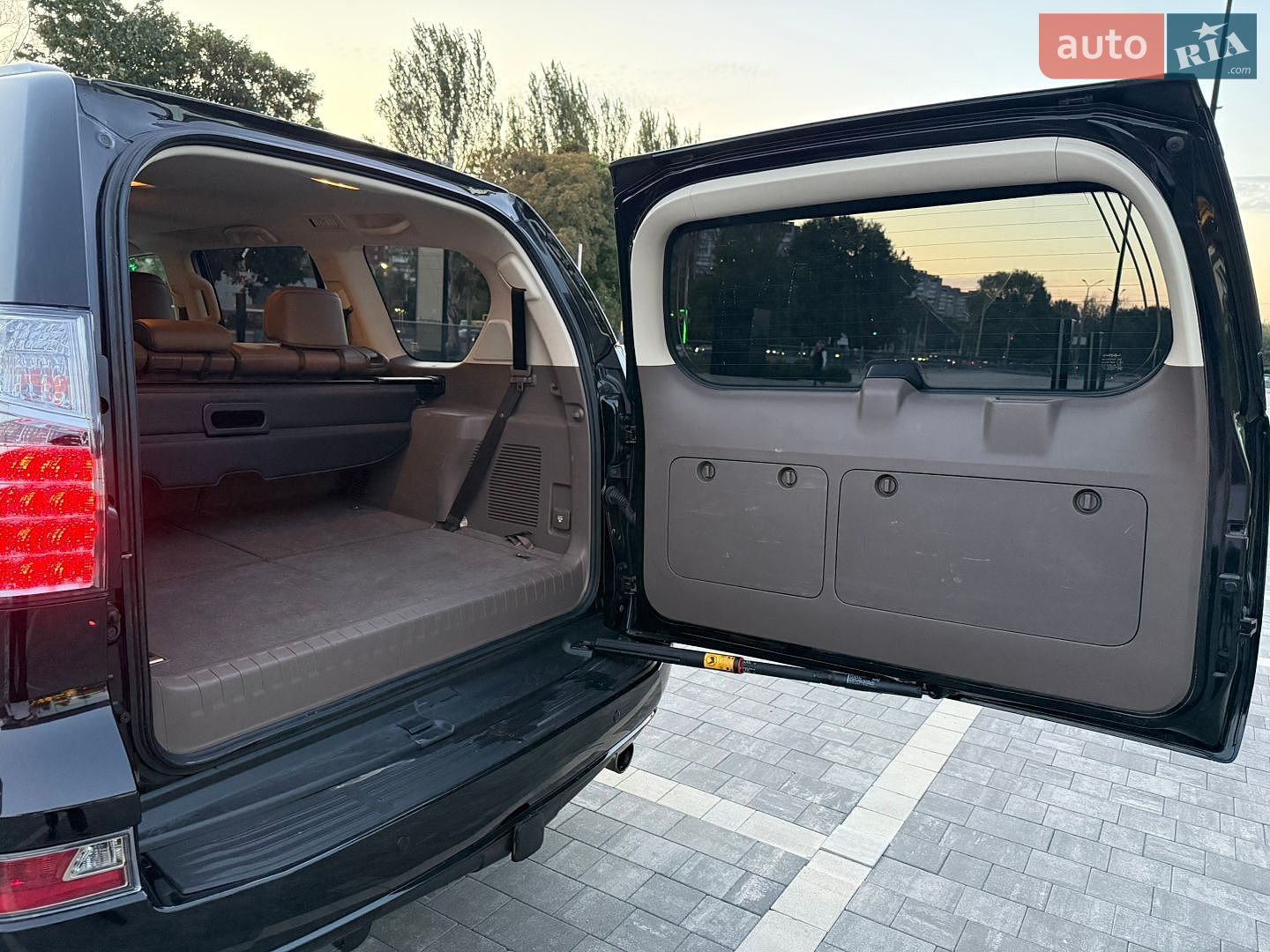 Lexus GX 2013 VIN JTJJM7FX005060480 фото оголошення 29 з 38