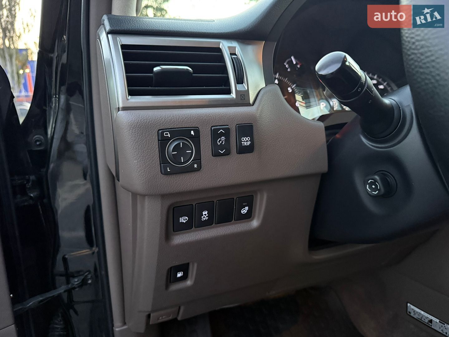 Lexus GX 2013 VIN JTJJM7FX005060480 фото оголошення 30 з 38
