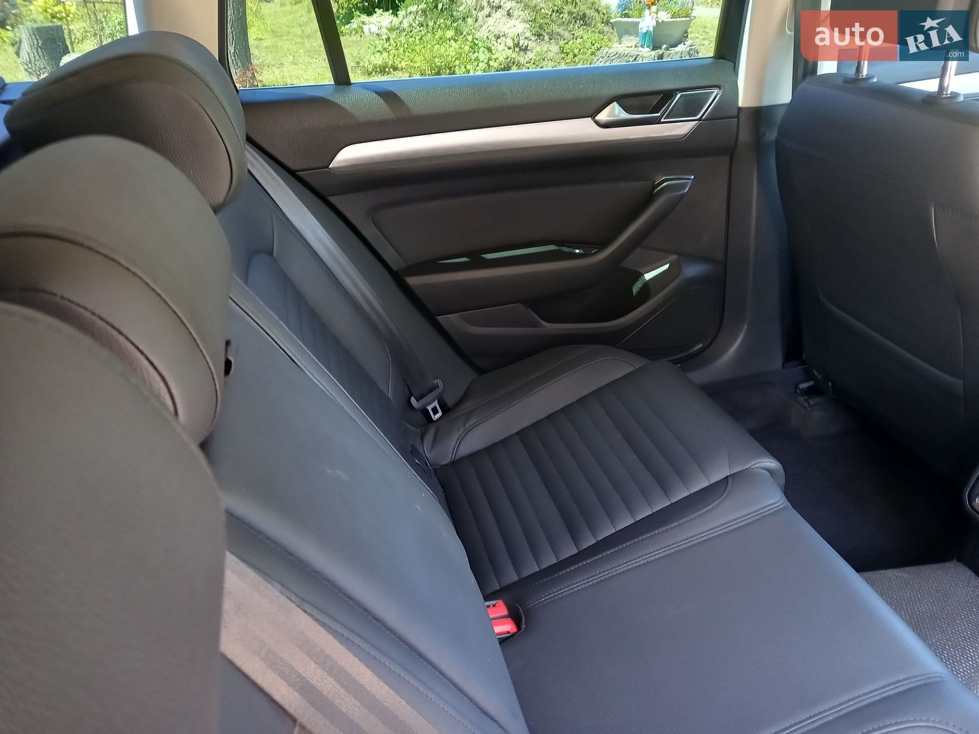 Volkswagen Passat 2018 VIN WVWZZZ3CZKE033929 фото оголошення 7 з 11