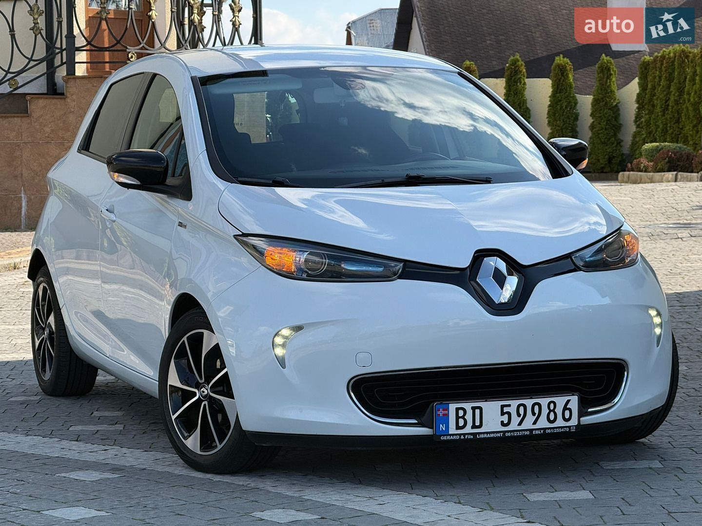 Renault Zoe 2017 VIN VF1AGVYF058972207 фото оголошення 32 з 137