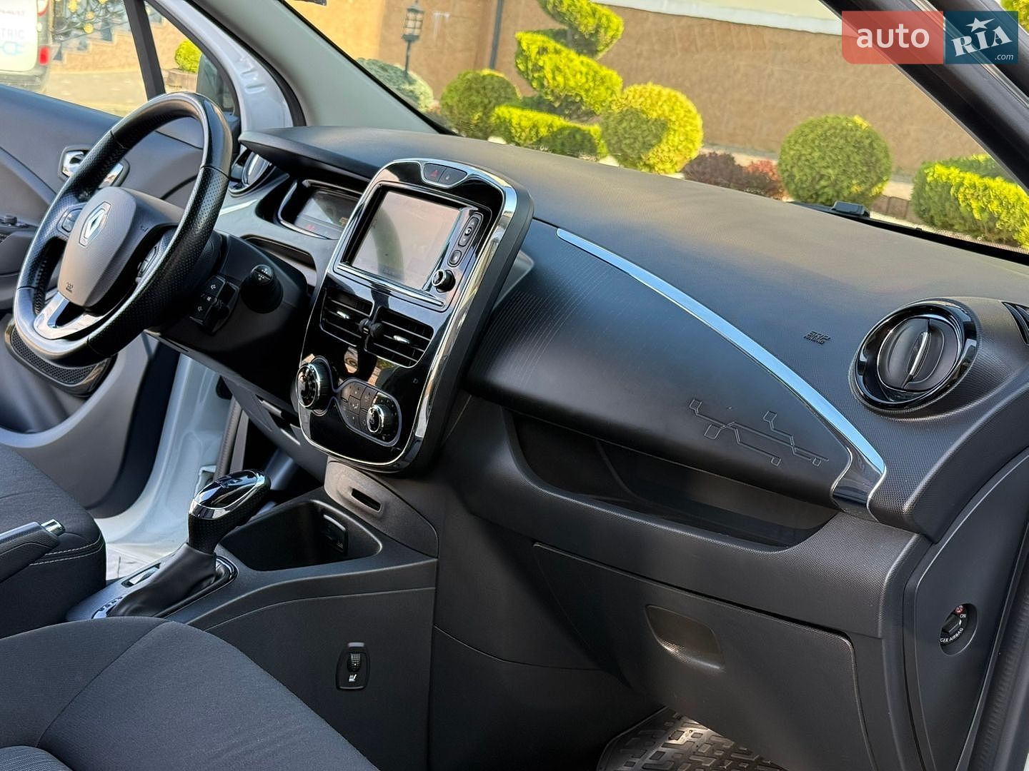 Renault Zoe 2017 VIN VF1AGVYF058972207 фото оголошення 91 з 137