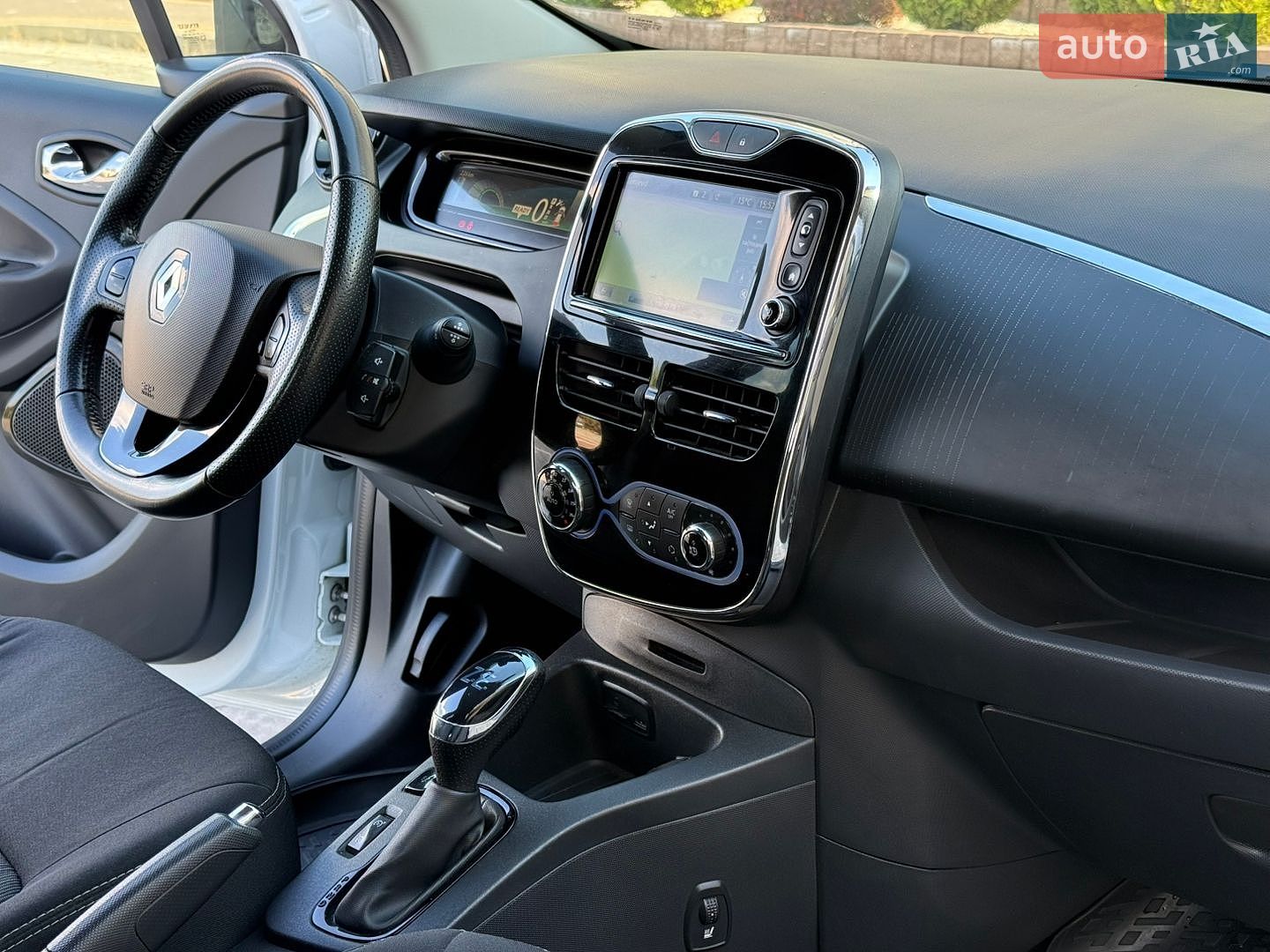 Renault Zoe 2017 VIN VF1AGVYF058972207 фото оголошення 92 з 137