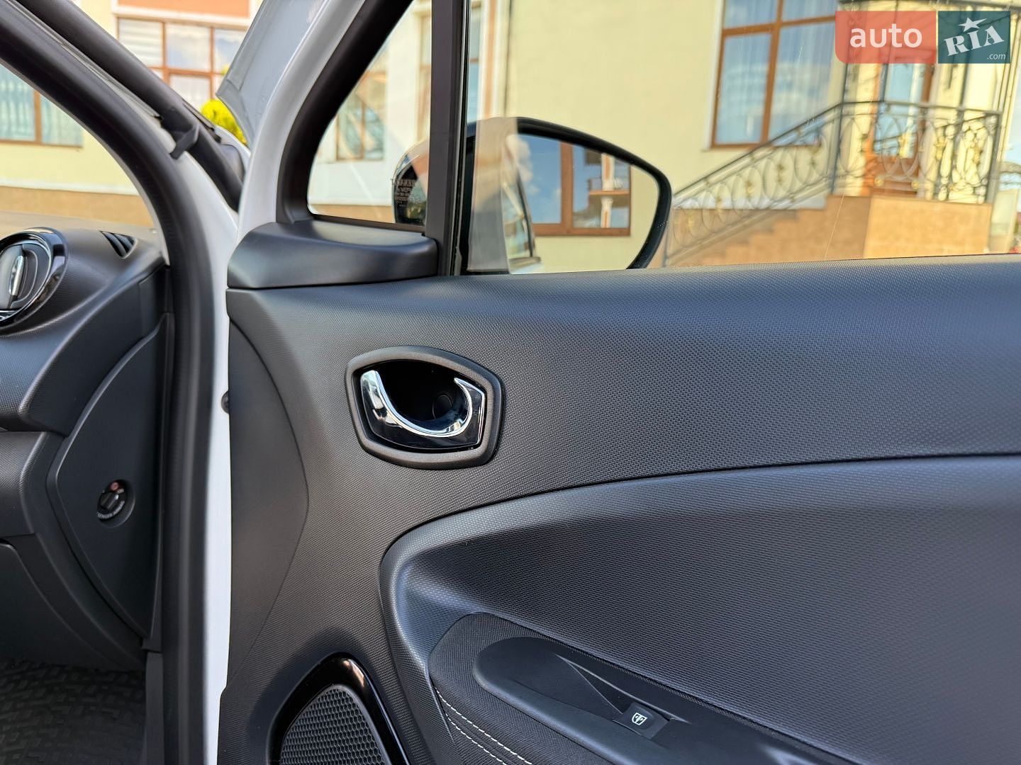 Renault Zoe 2017 VIN VF1AGVYF058972207 фото оголошення 102 з 137