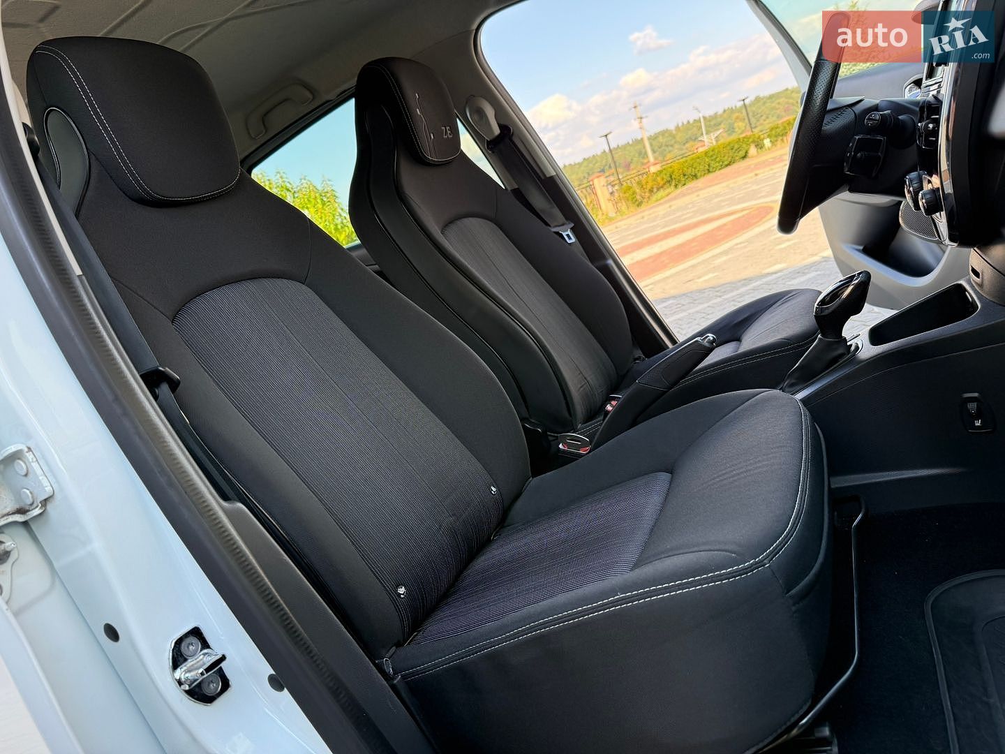Renault Zoe 2017 VIN VF1AGVYF058972207 фото оголошення 104 з 137