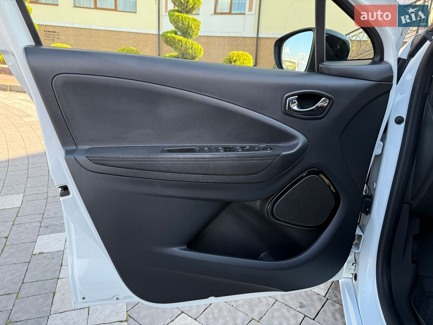 Renault Zoe 2017 VIN VF1AGVYF058972207 фото оголошення 107 з 137