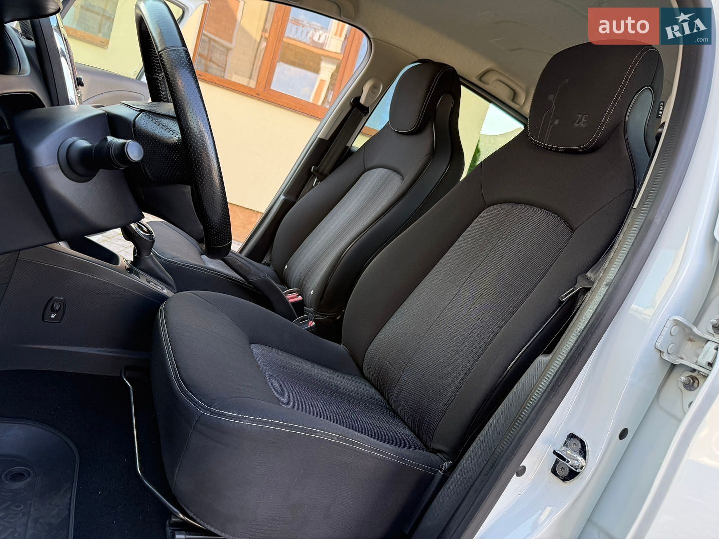 Renault Zoe 2017 VIN VF1AGVYF058972207 фото оголошення 111 з 137