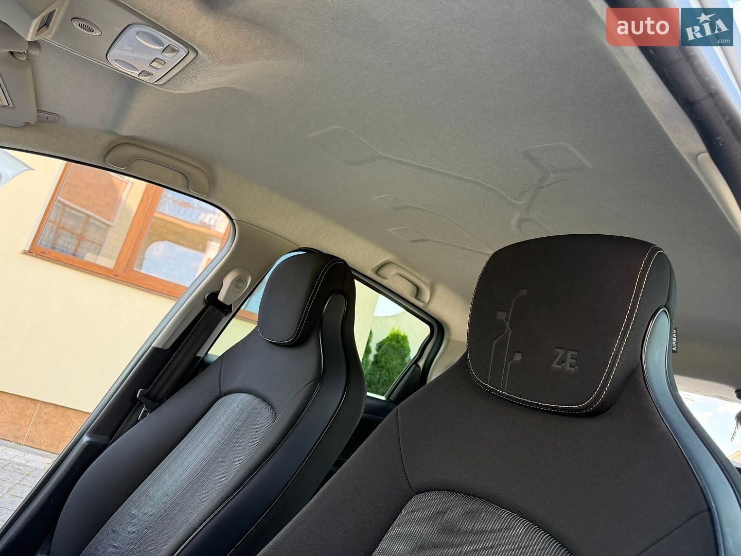Renault Zoe 2017 VIN VF1AGVYF058972207 фото оголошення 112 з 137