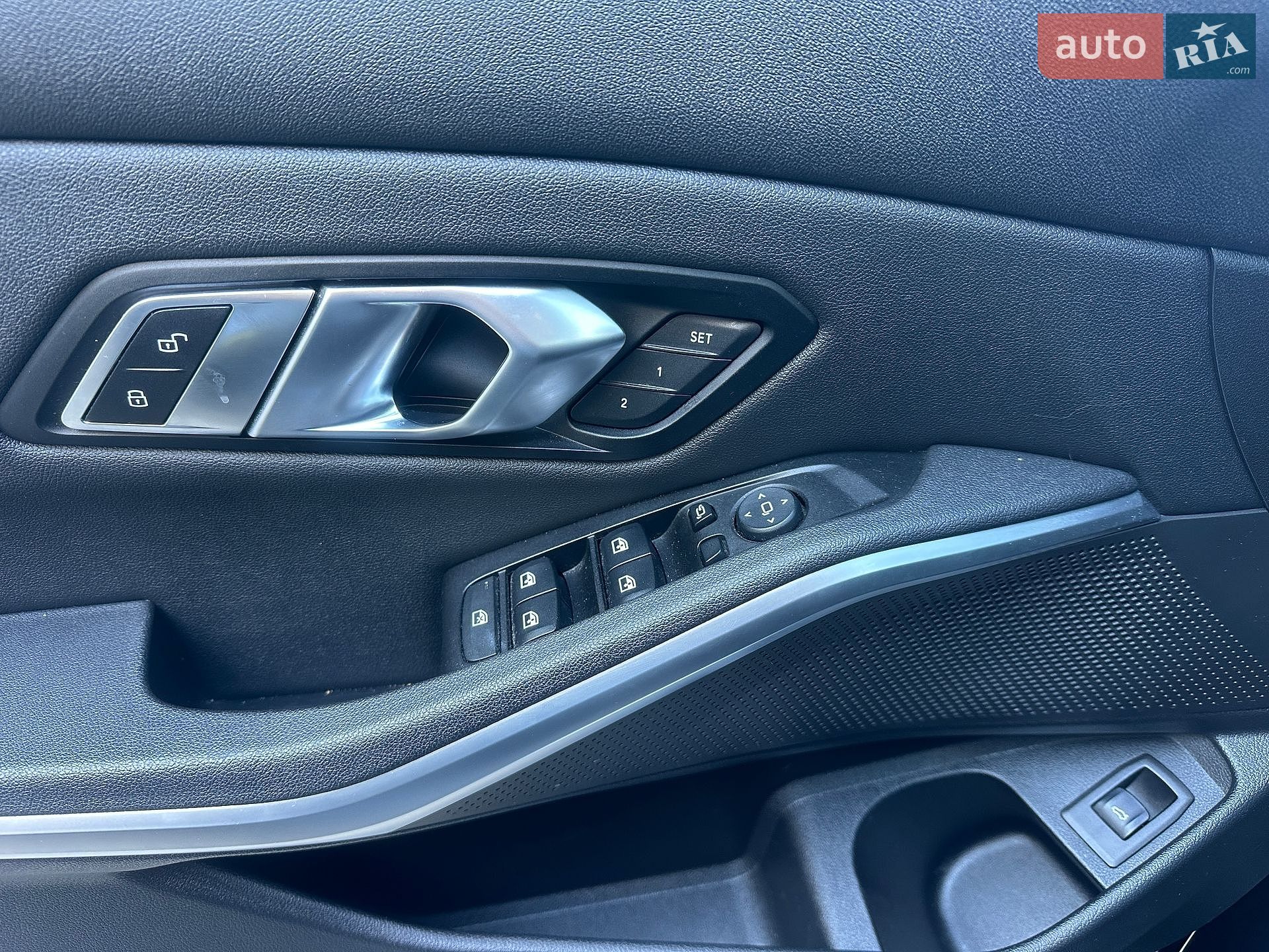 BMW 3 Series 2019 VIN 3MW5R1J05L8B20075 фото оголошення 16 з 27