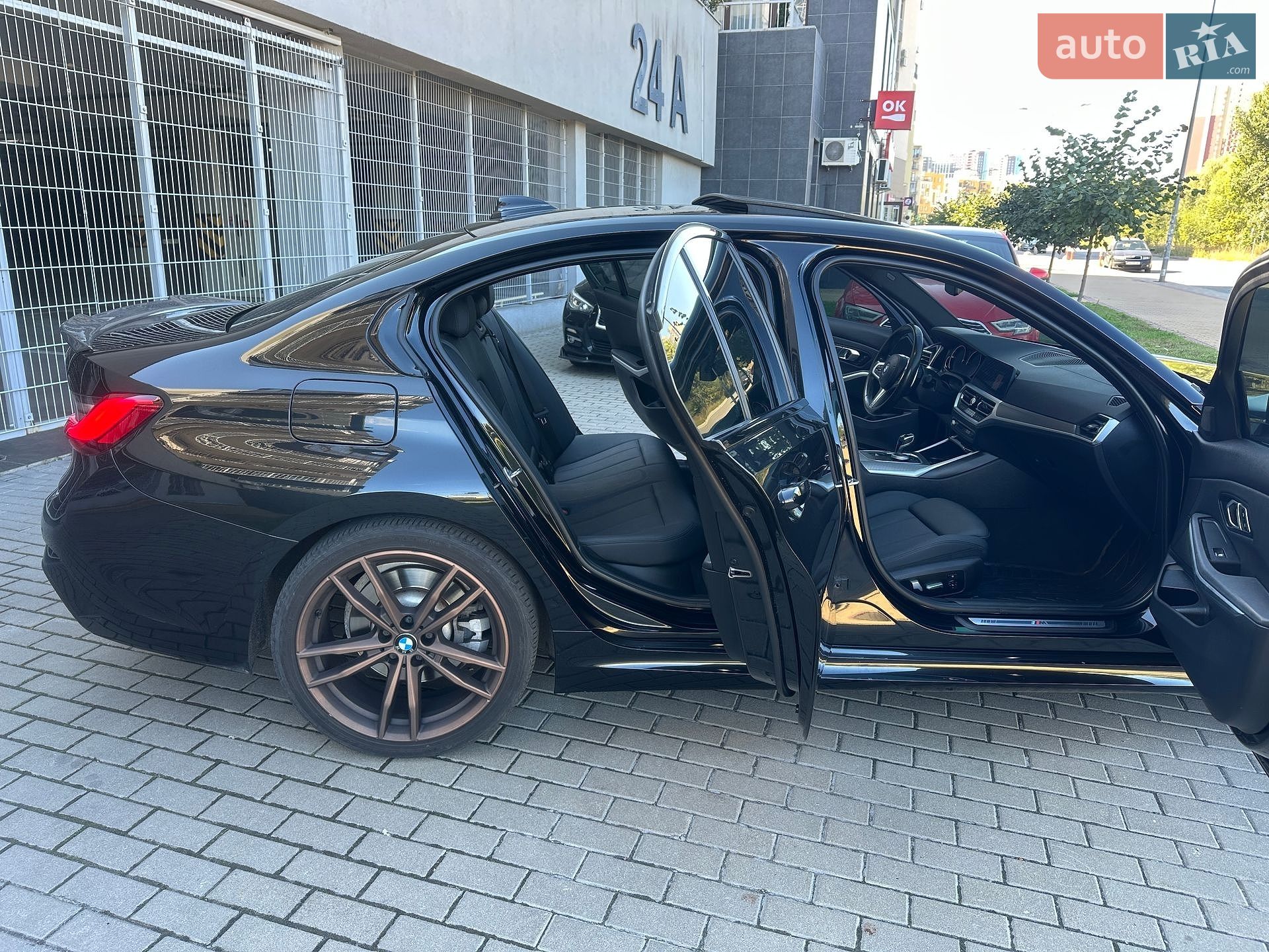 BMW 3 Series 2019 VIN 3MW5R1J05L8B20075 фото оголошення 11 з 27