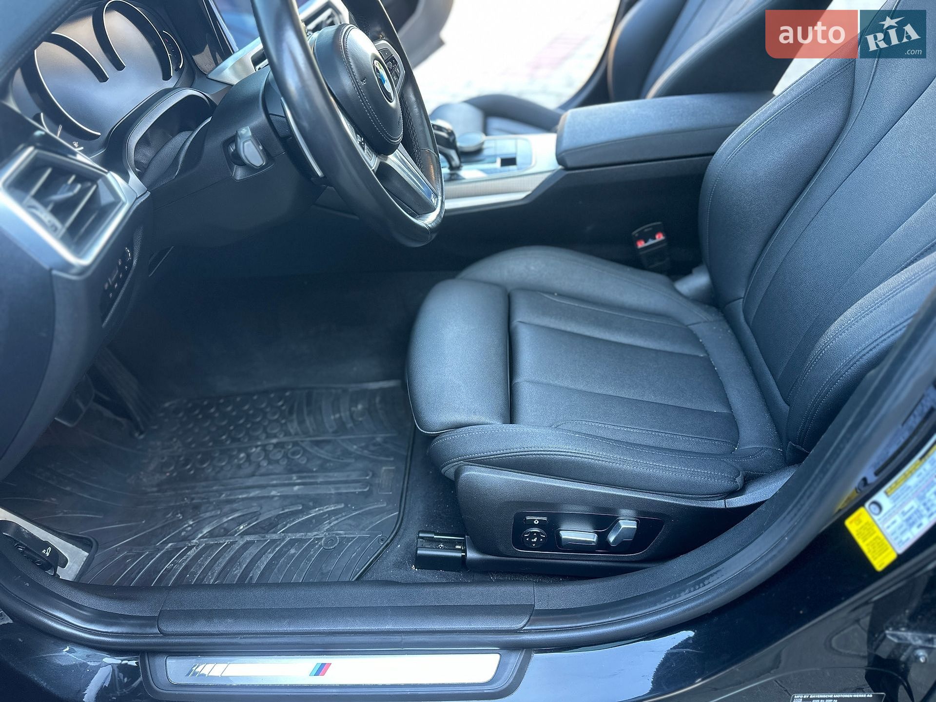 BMW 3 Series 2019 VIN 3MW5R1J05L8B20075 фото оголошення 24 з 27