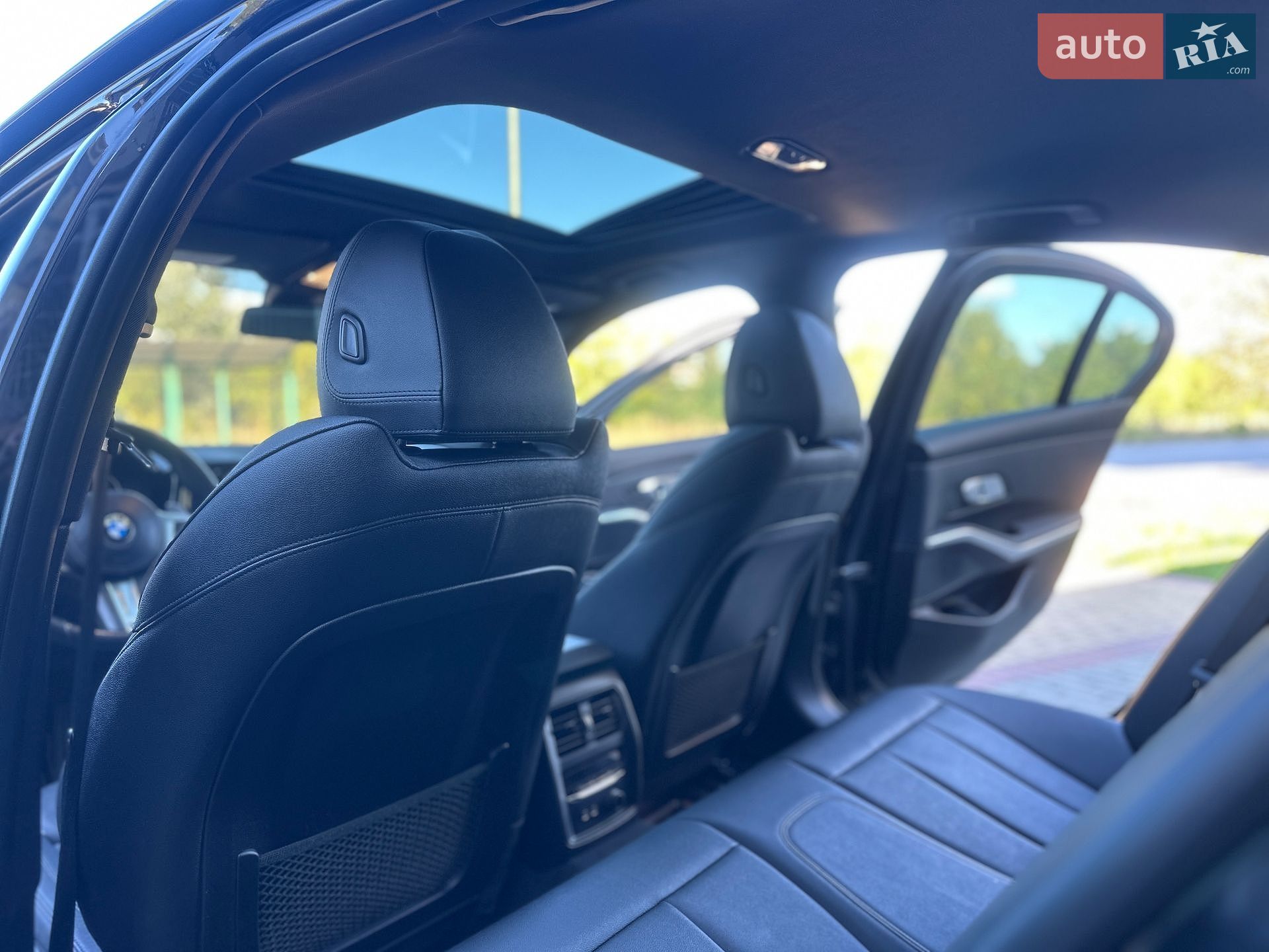 BMW 3 Series 2019 VIN 3MW5R1J05L8B20075 фото оголошення 22 з 27