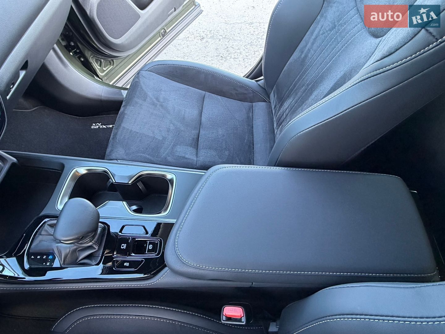 Lexus NX 2024 VIN JTJCFBAZ302022774 фото оголошення 29 з 65