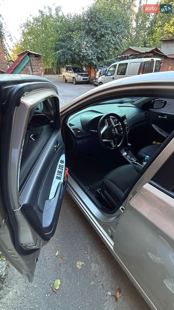 Hyundai Accent 2011 VIN Z94CU41DBBR067027 фото оголошення 8 з 12