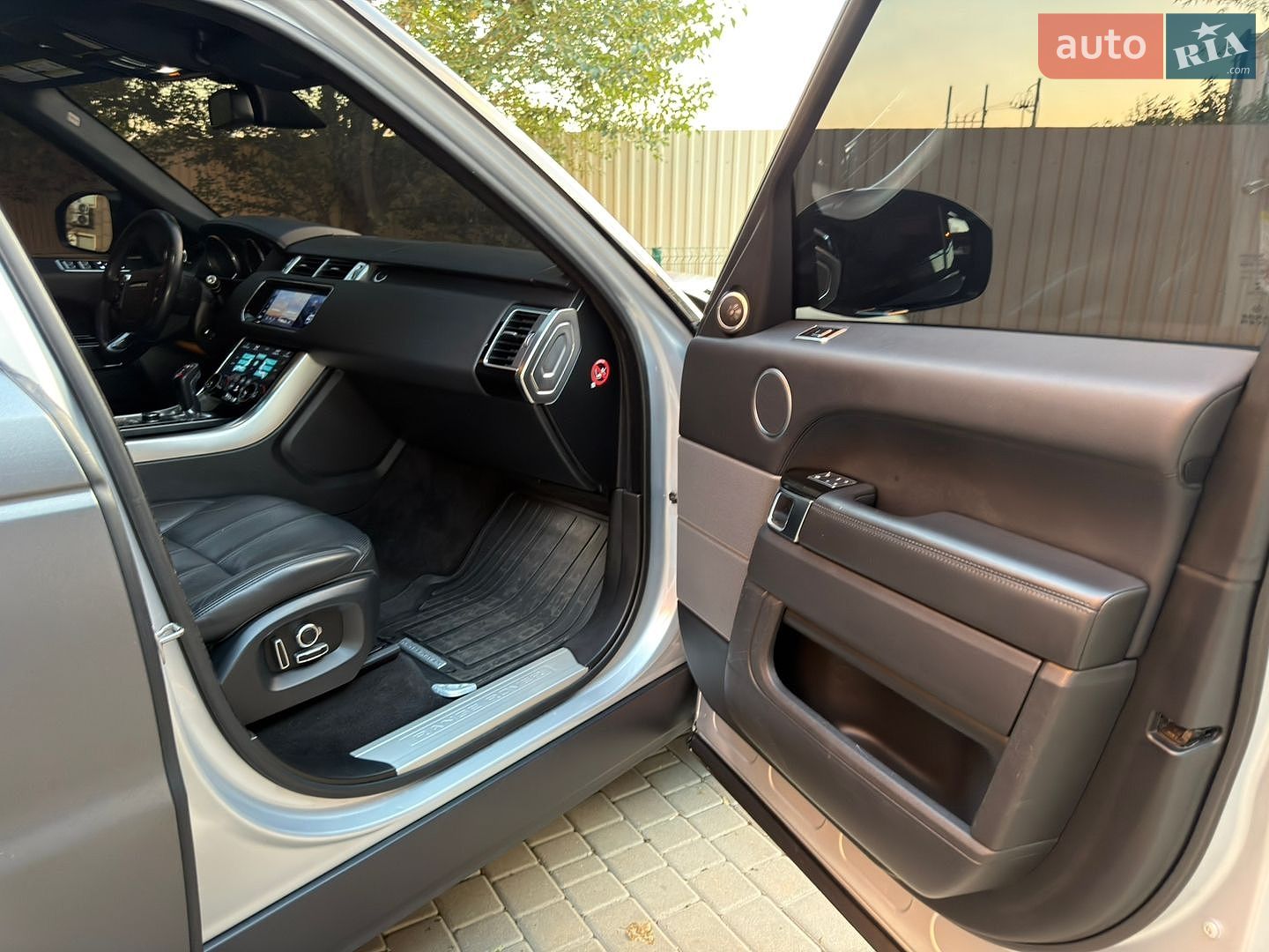 Land Rover Range Rover Sport 2015 VIN SALWR2KF7GA644301 фото оголошення 42 з 61