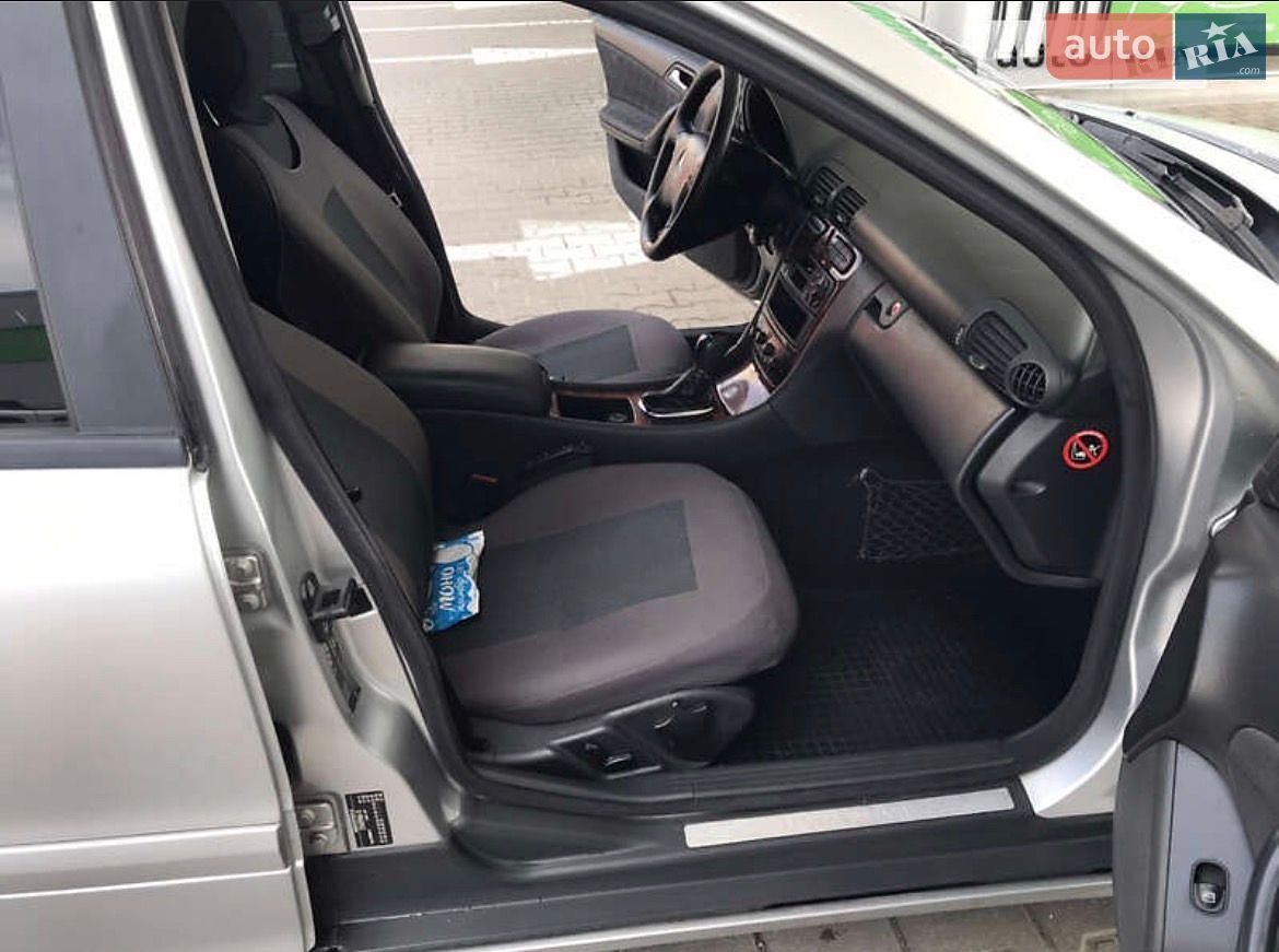 Mercedes-Benz C-Class 2001 VIN WDB2032061F211007 фото оголошення 12 з 25