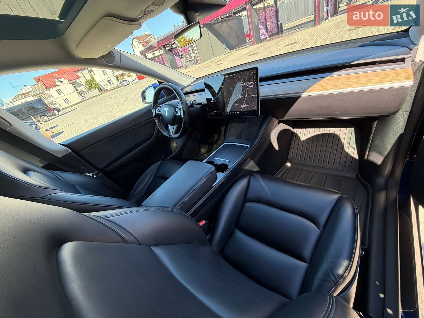 Tesla Model Y 2021 VIN 5YJYGDEE7MF257495 фото оголошення 13 з 22