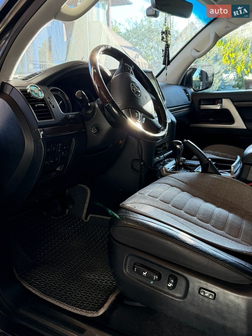 Toyota Land Cruiser 2020 VIN JTMCV05J304309132 фото оголошення 16 з 25