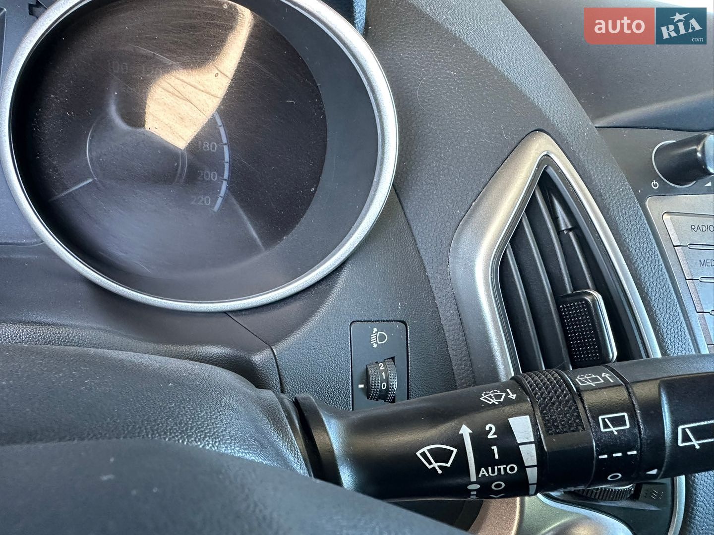 Hyundai ix35 2013 VIN TMAJU81UACJ291611 фото оголошення 59 з 85