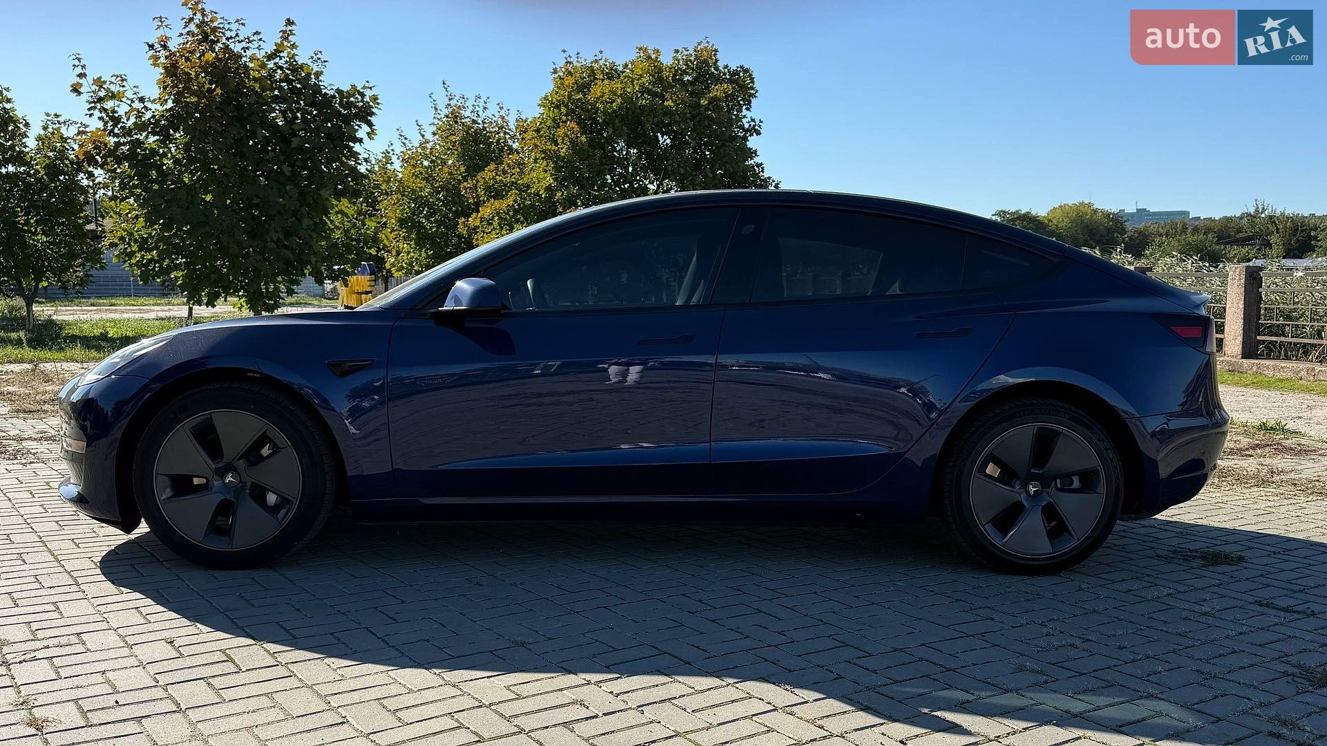 Tesla Model 3 2023 VIN 5YJ3E1EA2PF660803 фото оголошення 2 з 30