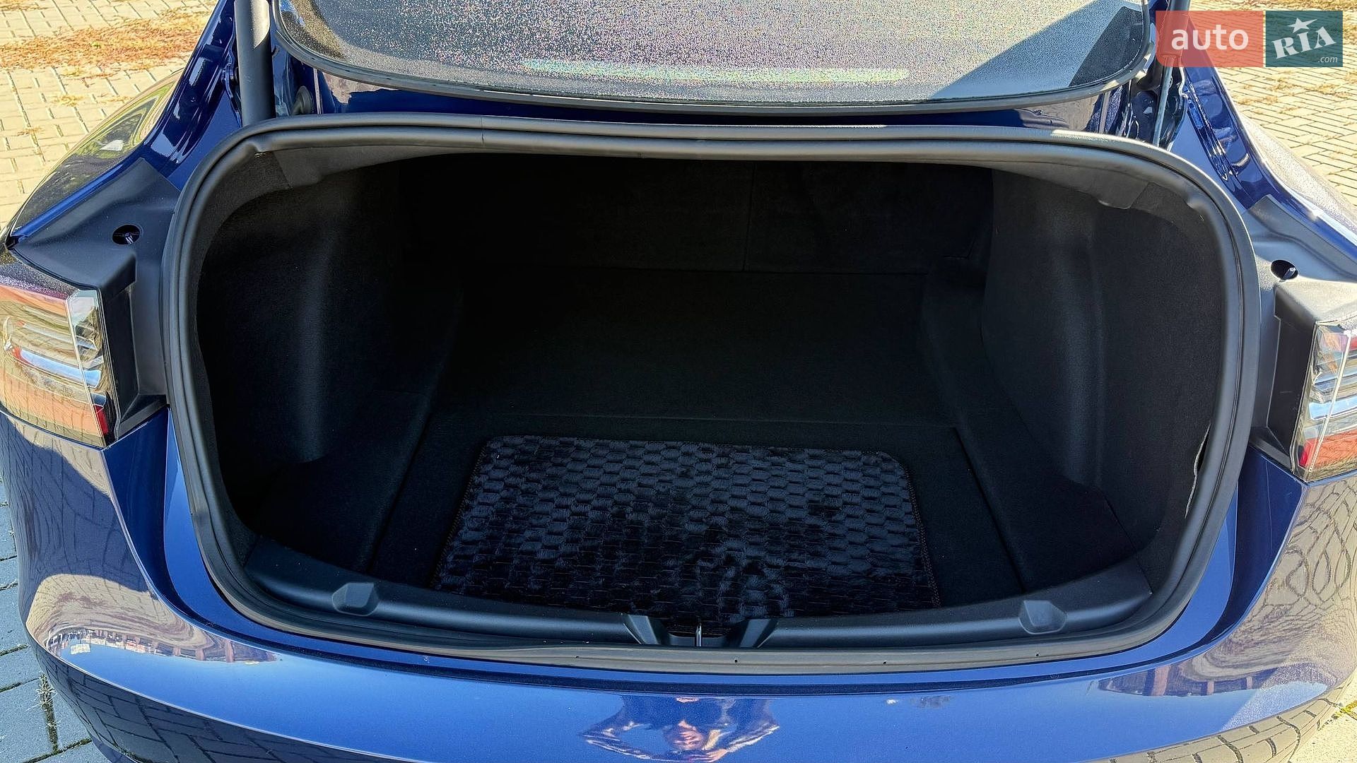 Tesla Model 3 2023 VIN 5YJ3E1EA2PF660803 фото оголошення 8 з 30