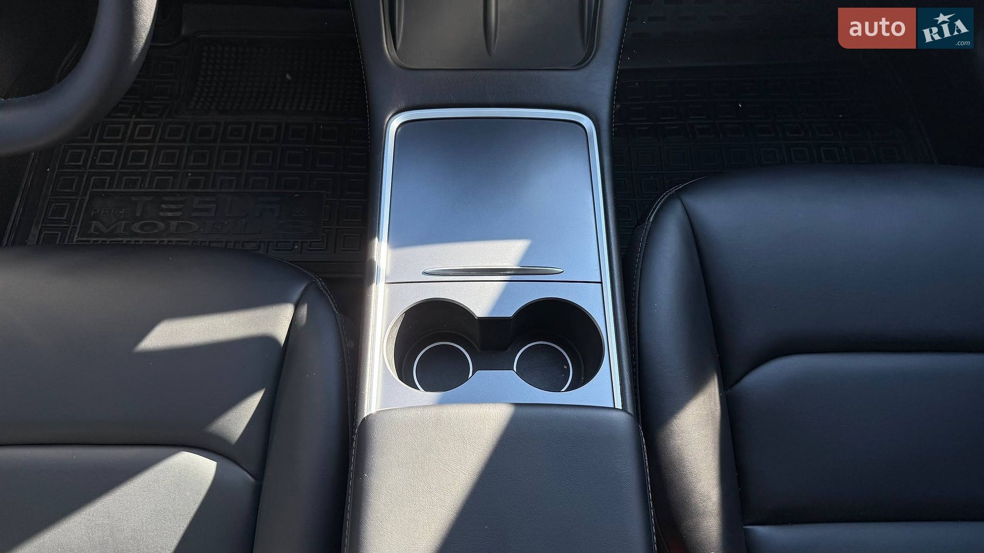 Tesla Model 3 2023 VIN 5YJ3E1EA2PF660803 фото оголошення 15 з 30