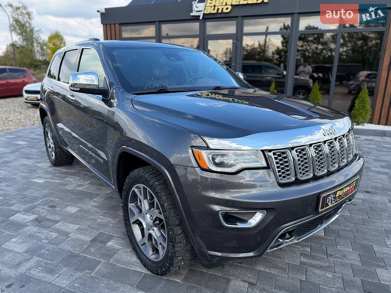 Jeep Grand Cherokee 2019 VIN 1C4RJFCG1LC174257 фото оголошення 2 з 47
