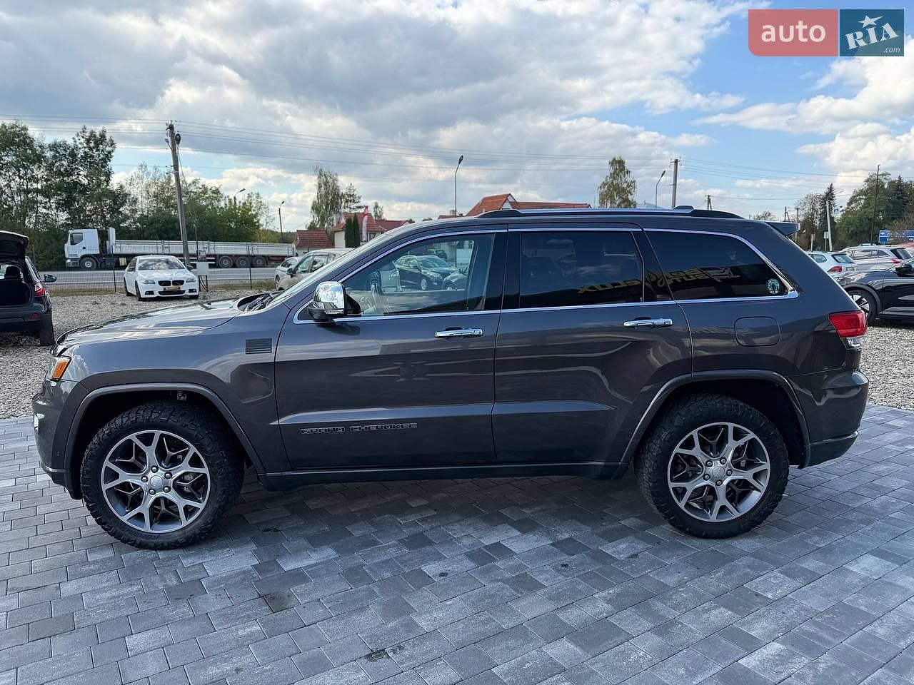 Jeep Grand Cherokee 2019 VIN 1C4RJFCG1LC174257 фото оголошення 5 з 47