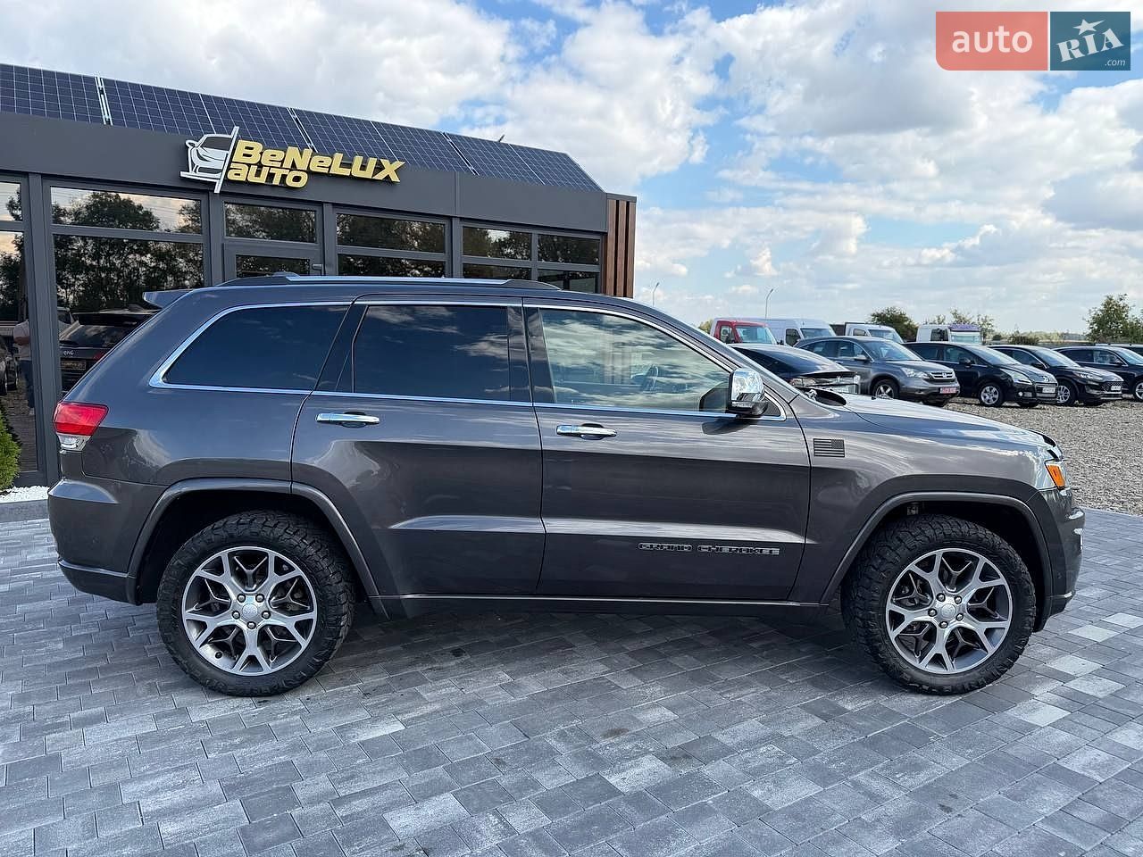 Jeep Grand Cherokee 2019 VIN 1C4RJFCG1LC174257 фото оголошення 9 з 47