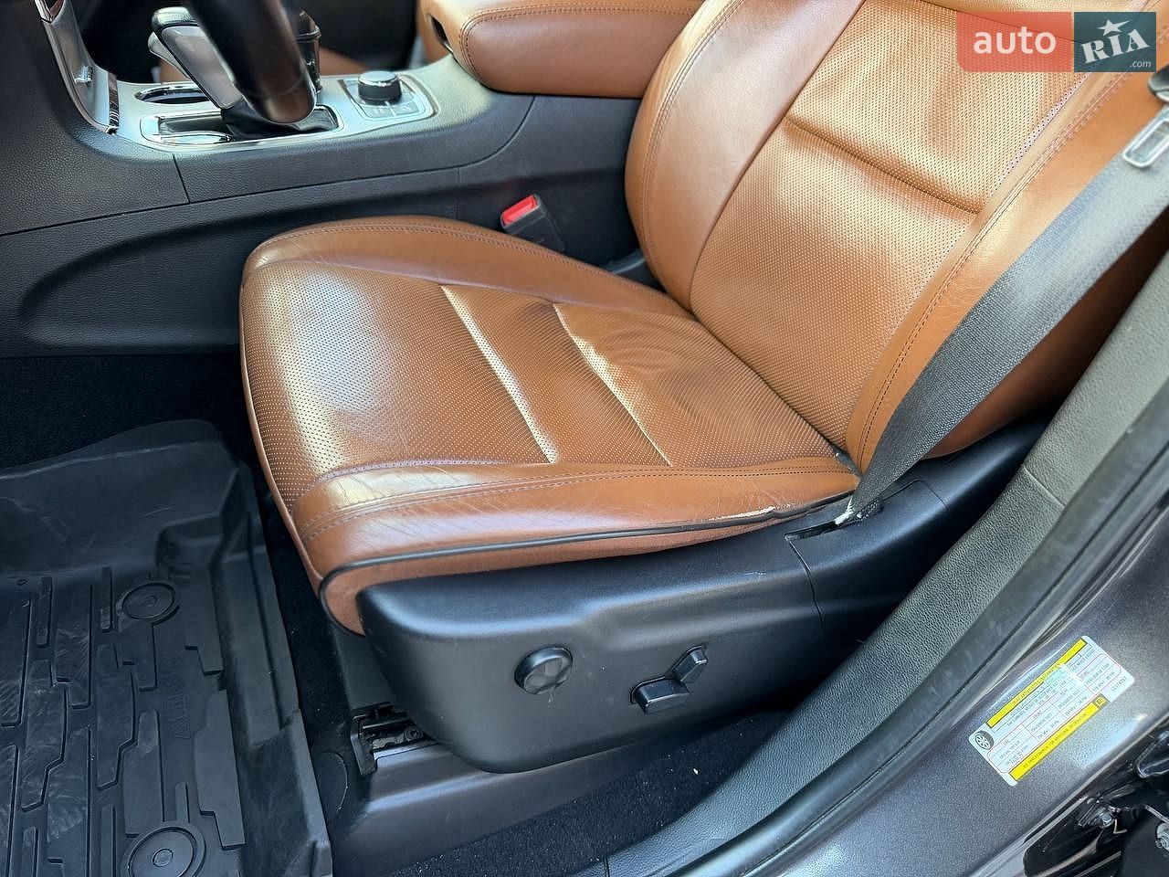 Jeep Grand Cherokee 2019 VIN 1C4RJFCG1LC174257 фото оголошення 19 з 47