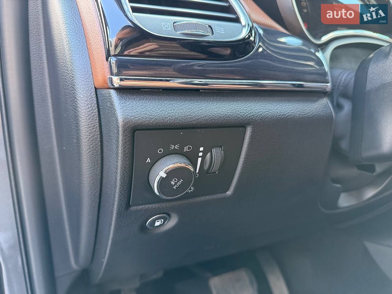 Jeep Grand Cherokee 2019 VIN 1C4RJFCG1LC174257 фото оголошення 22 з 47