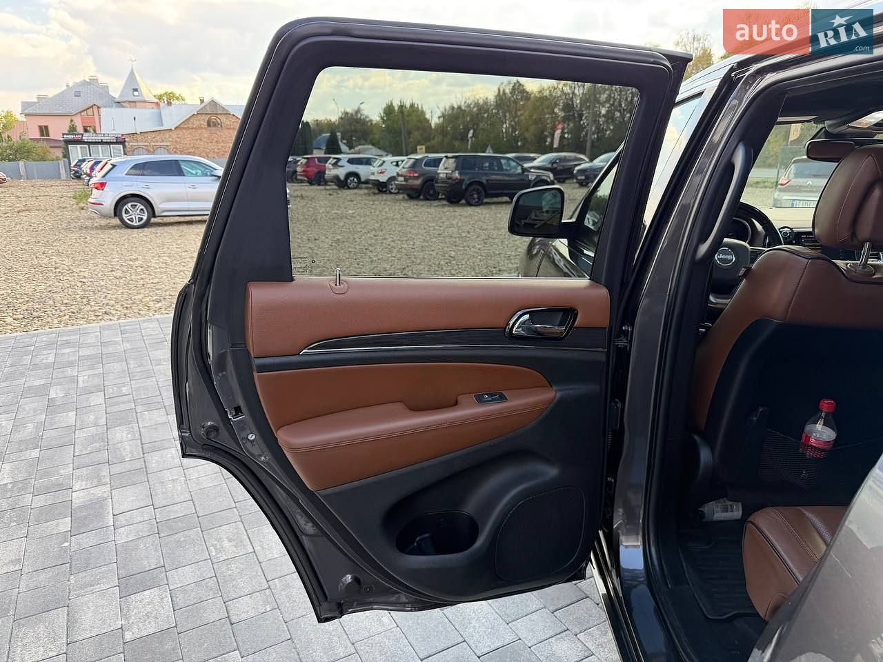 Jeep Grand Cherokee 2019 VIN 1C4RJFCG1LC174257 фото оголошення 27 з 47