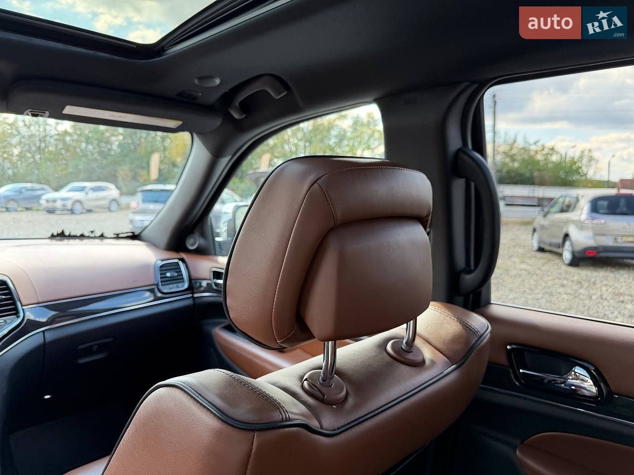 Jeep Grand Cherokee 2019 VIN 1C4RJFCG1LC174257 фото оголошення 35 з 47