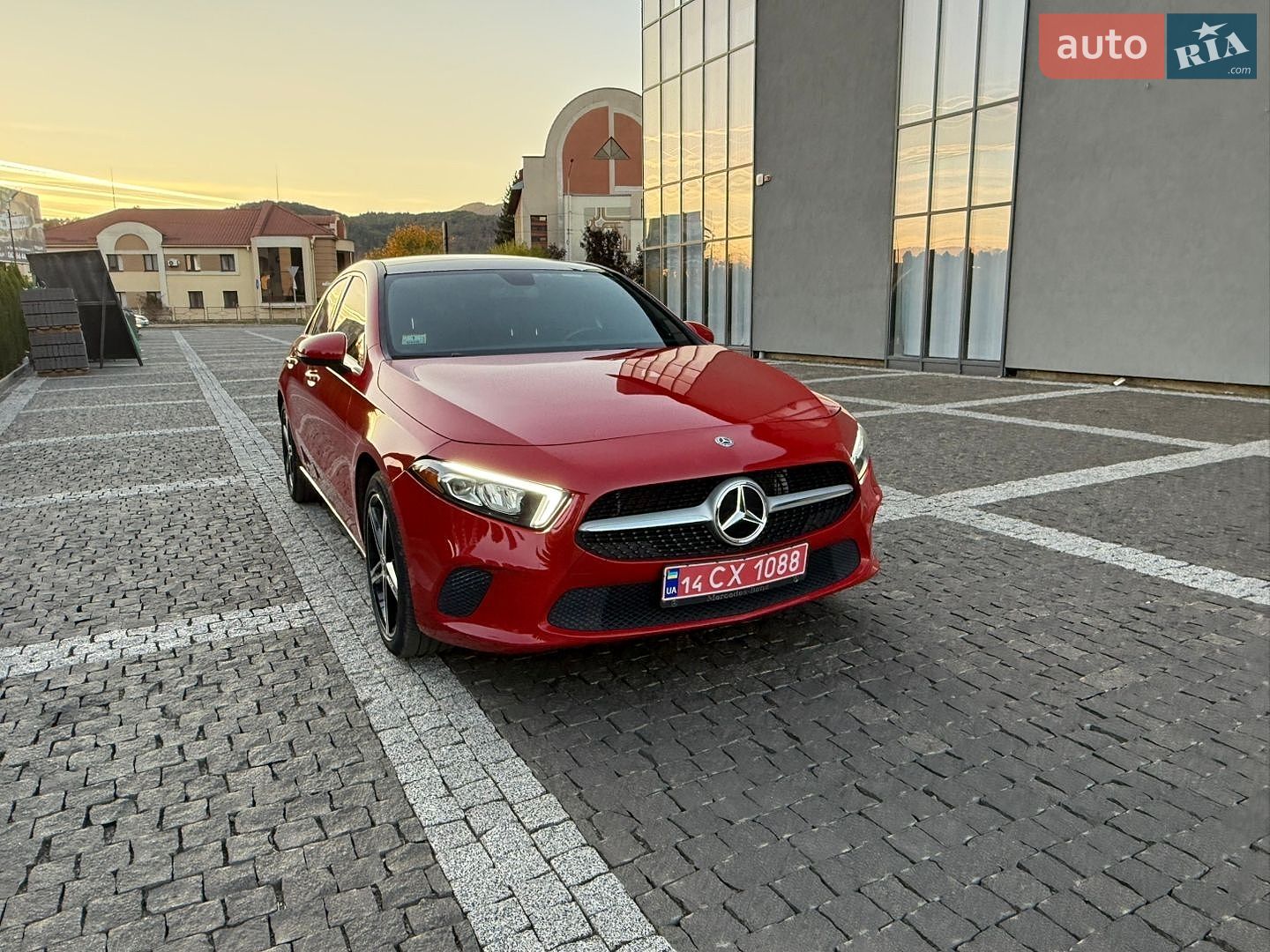 Mercedes-Benz A-Class 2019 VIN WDD3G4FB7KW020504 фото оголошення 2 з 21